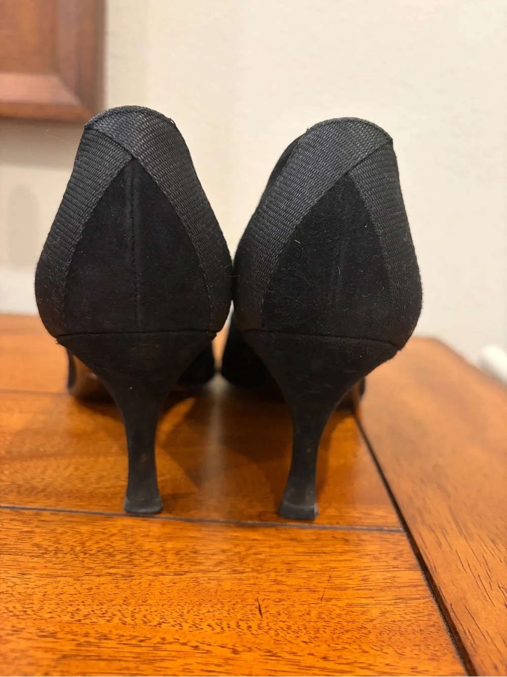 Stuart Weitzman Black suede kitten heel Pumps with Leopard Print Pointed Toe 7.5